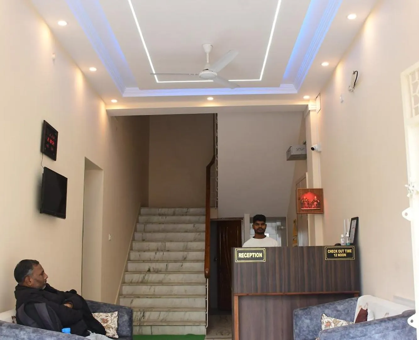 Shri Niwaas Guest House - Varanasi, Foreigners Choice, Fully Air Conditioned Rooms With Parking Availability On Site, Near To Dasashwamedh Ghat And Assi Ghat Indie