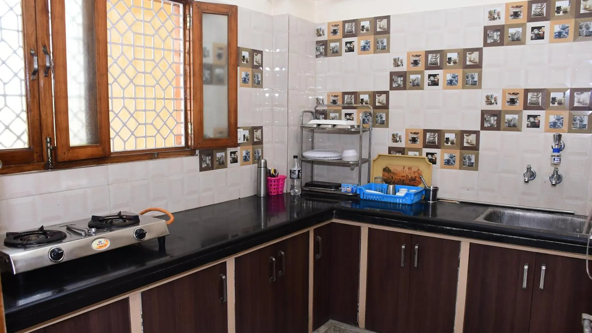 Shri Niwaas Guest House - Varanasi, Foreigners Choice, Fully Air Conditioned Rooms With Parking Availability On Site, Near To Dasashwamedh Ghat And Assi Ghat