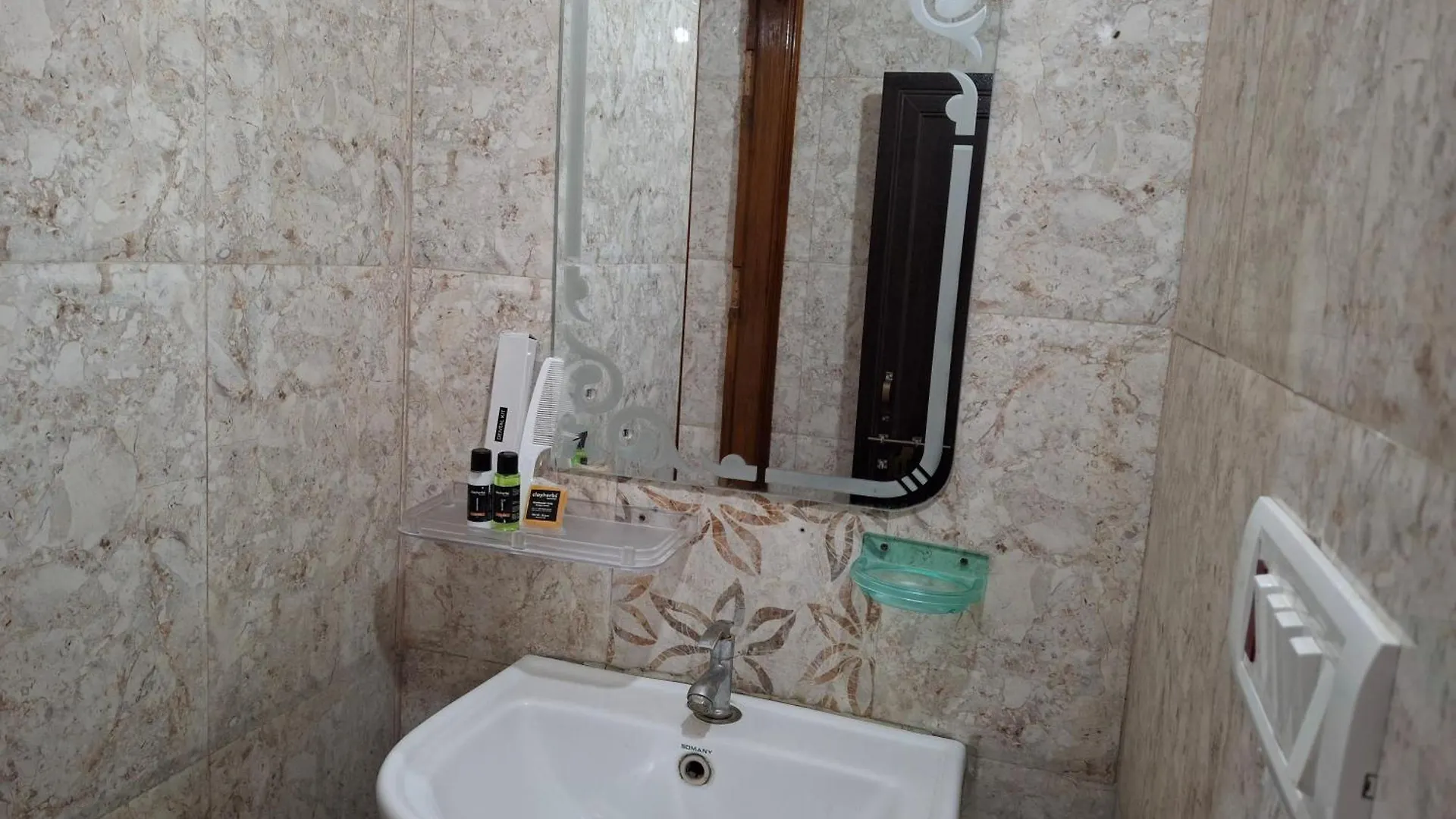 Shri Niwaas Guest House - Varanasi, Foreigners Choice, Fully Air Conditioned Rooms With Parking Availability On Site, Near To Dasashwamedh Ghat And Assi Ghat Indie