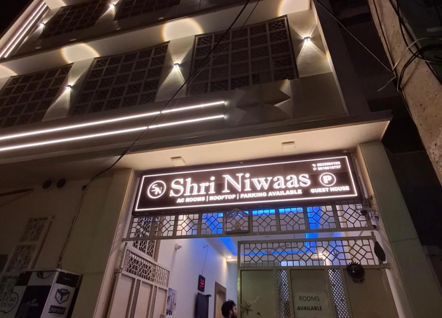 Shri Niwaas Guest House - Varanasi, Foreigners Choice, Fully Air Conditioned Rooms With Parking Availability On Site, Near To Dasashwamedh Ghat And Assi Ghat