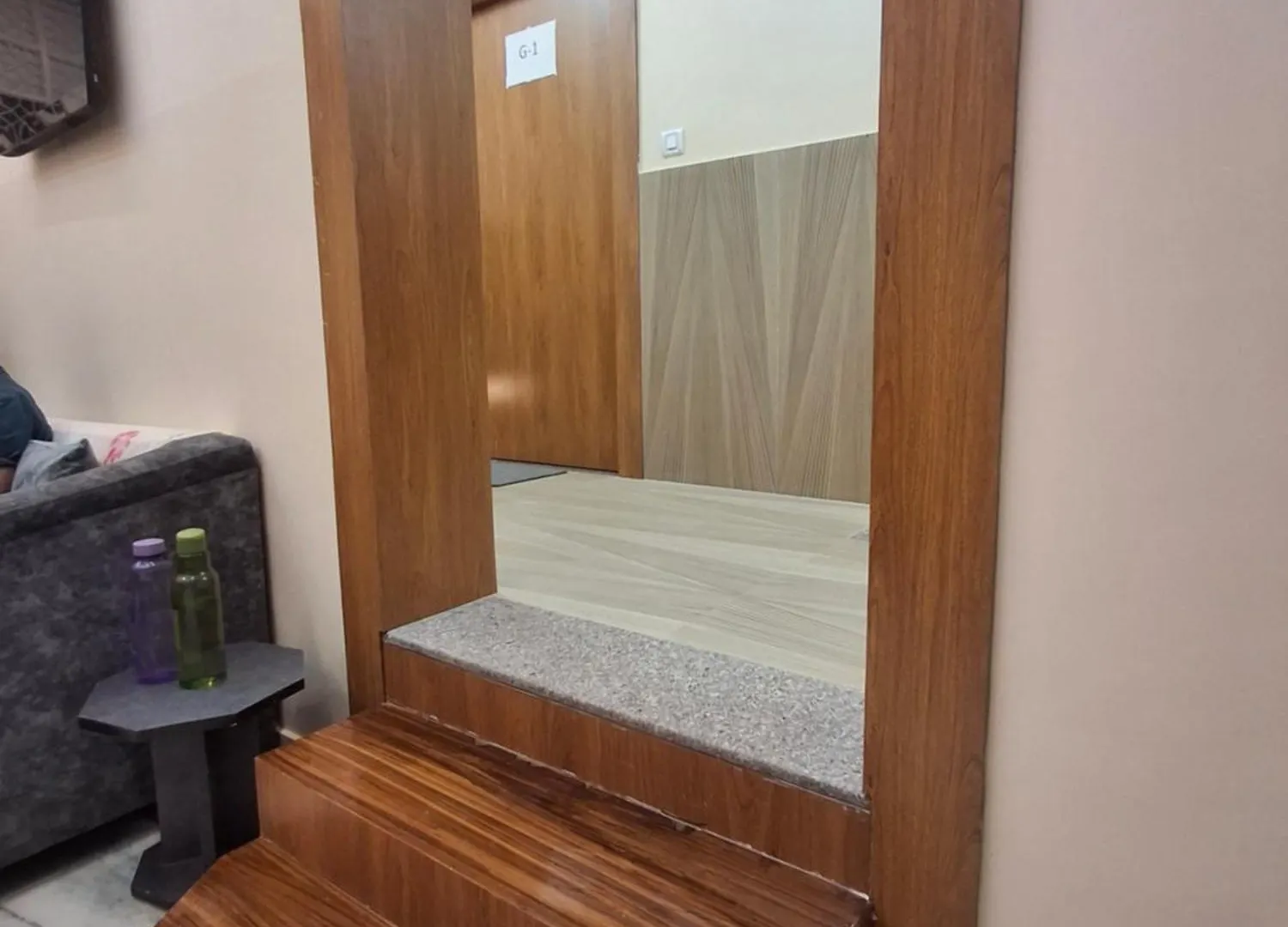 Shri Niwaas Guest House - Varanasi, Foreigners Choice, Fully Air Conditioned Rooms With Parking Availability On Site, Near To Dasashwamedh Ghat And Assi Ghat