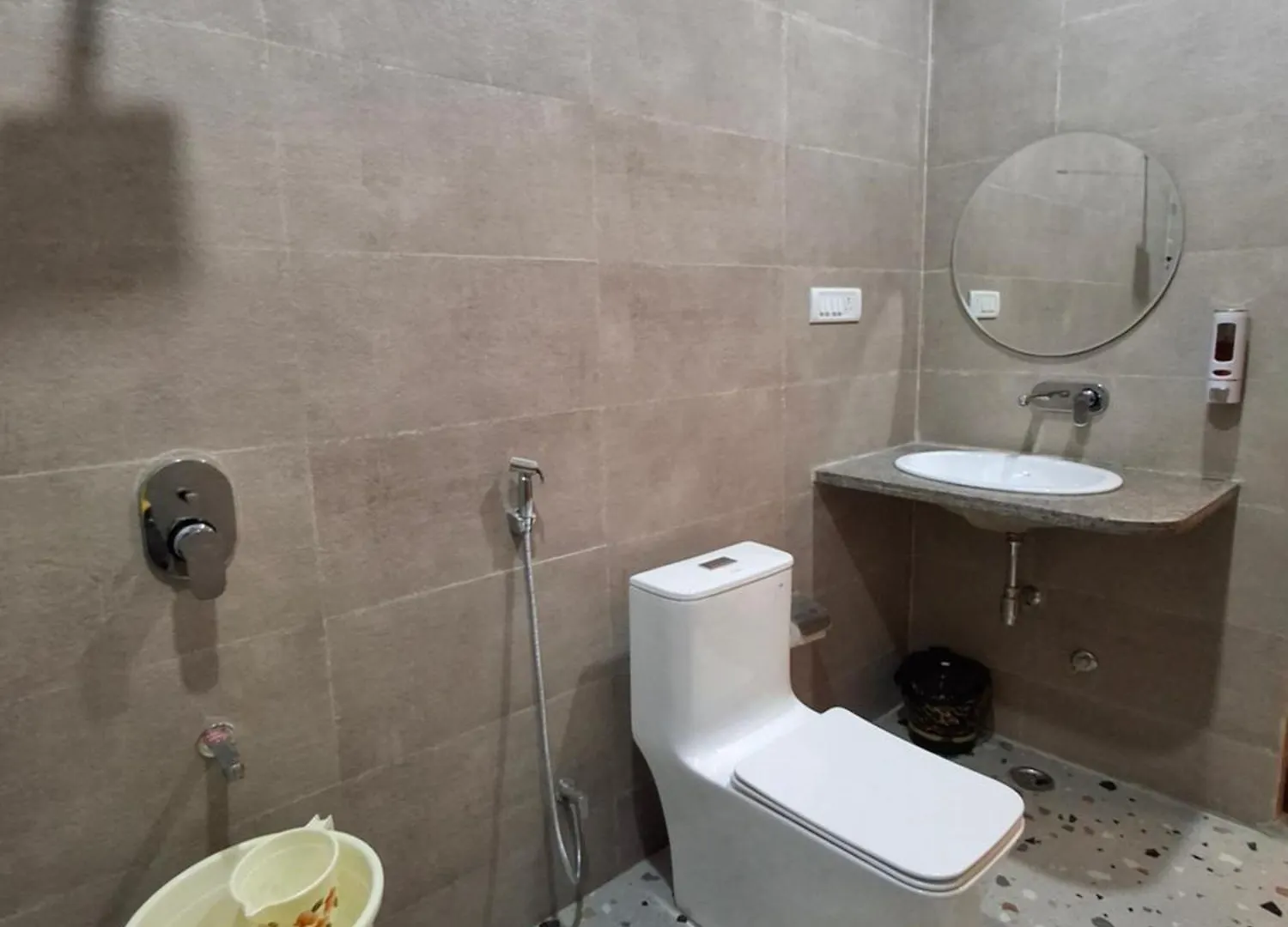 Shri Niwaas Guest House - Varanasi, Foreigners Choice, Fully Air Conditioned Rooms With Parking Availability On Site, Near To Dasashwamedh Ghat And Assi Ghat ורנאסי